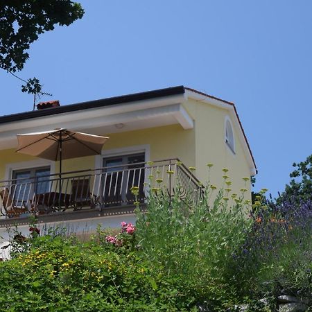 Apartments Sandra Brseč Εξωτερικό φωτογραφία