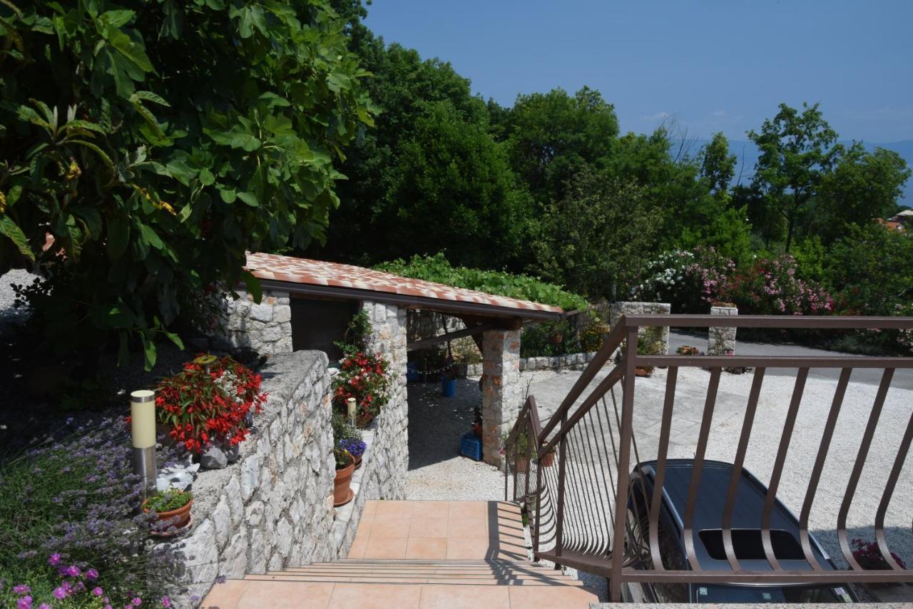 Apartments Sandra Brseč Εξωτερικό φωτογραφία