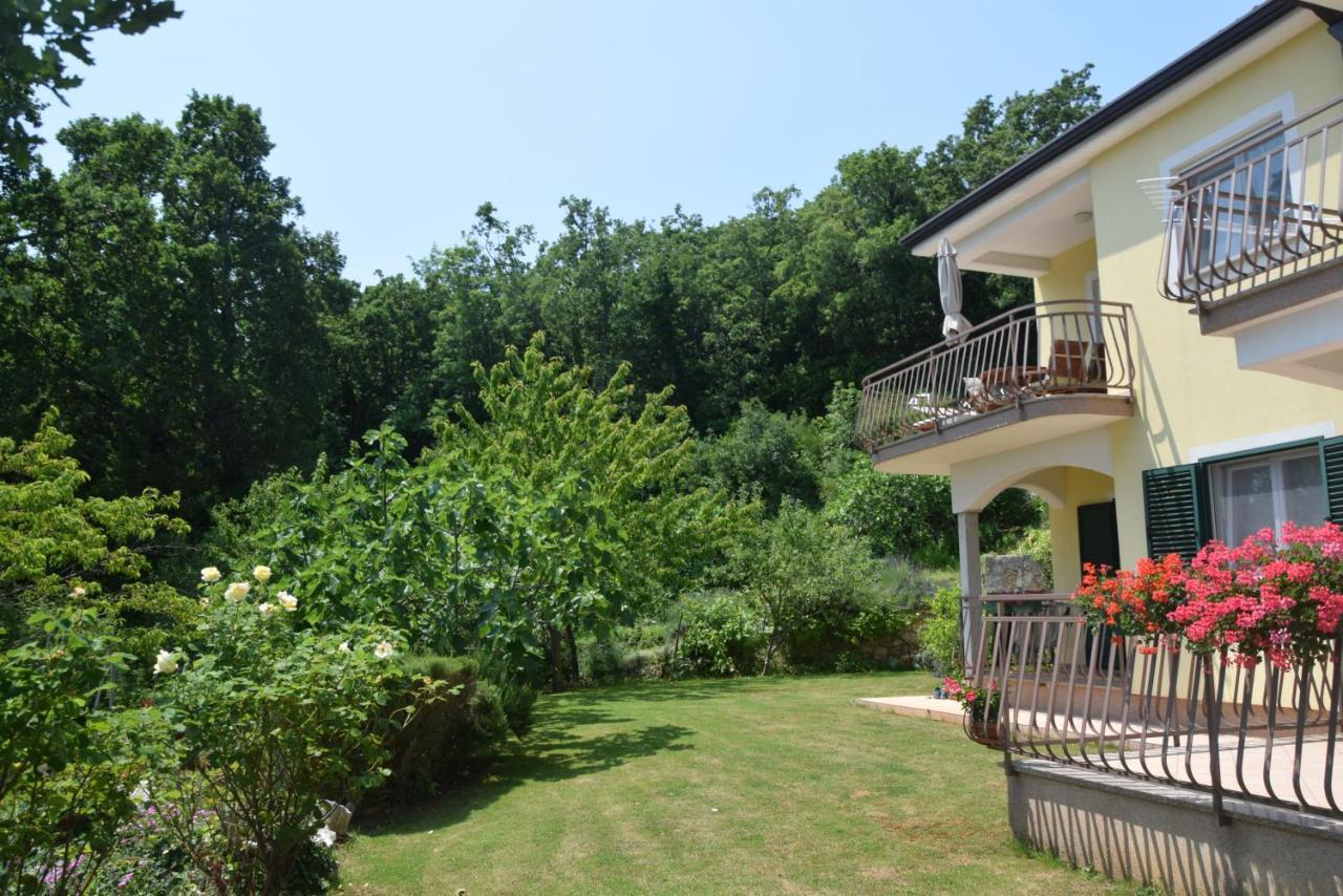Apartments Sandra Brseč Εξωτερικό φωτογραφία
