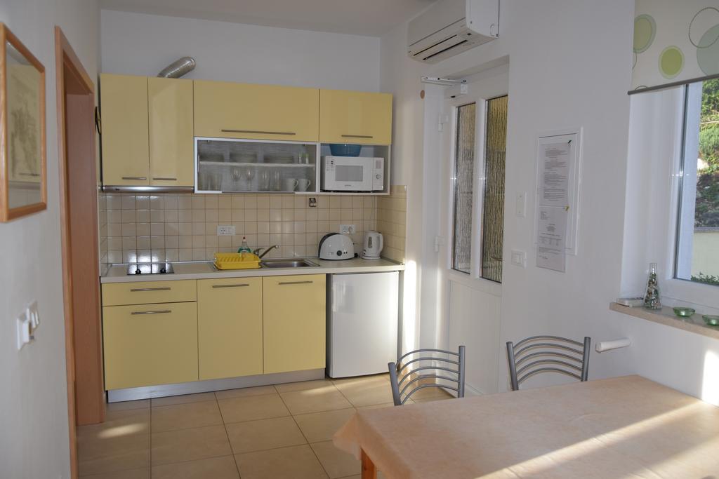 Apartments Sandra Brseč Εξωτερικό φωτογραφία