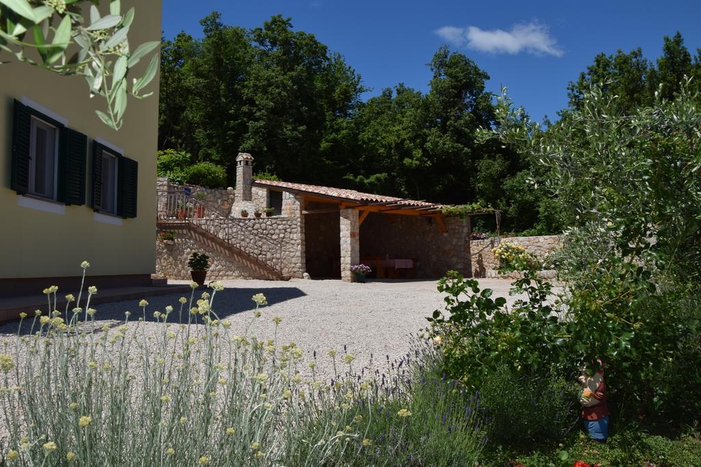 Apartments Sandra Brseč Εξωτερικό φωτογραφία