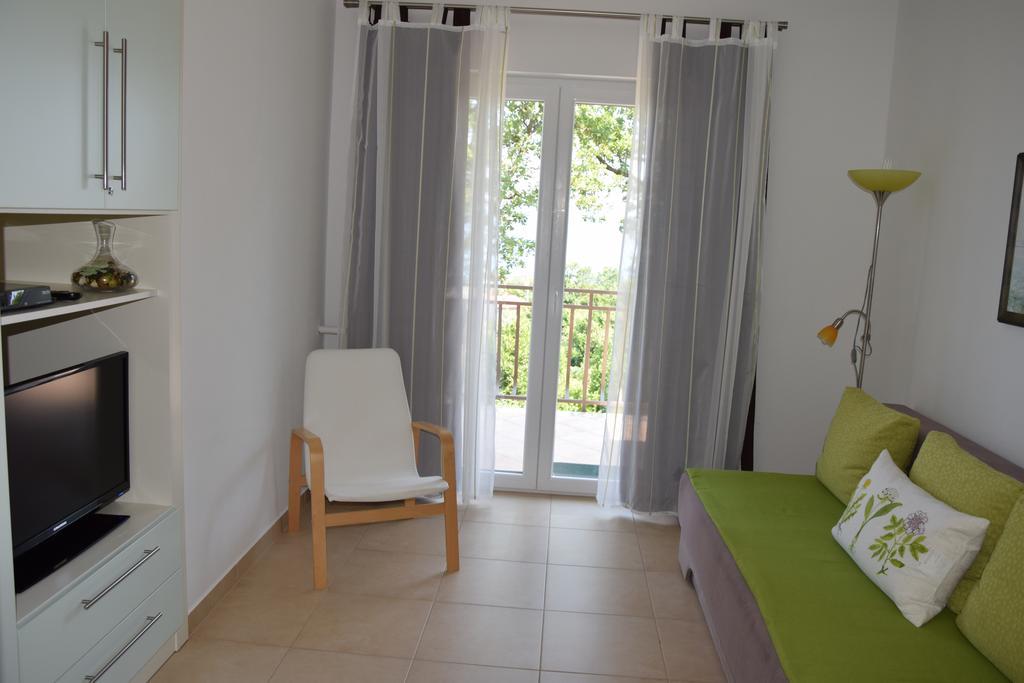 Apartments Sandra Brseč Εξωτερικό φωτογραφία