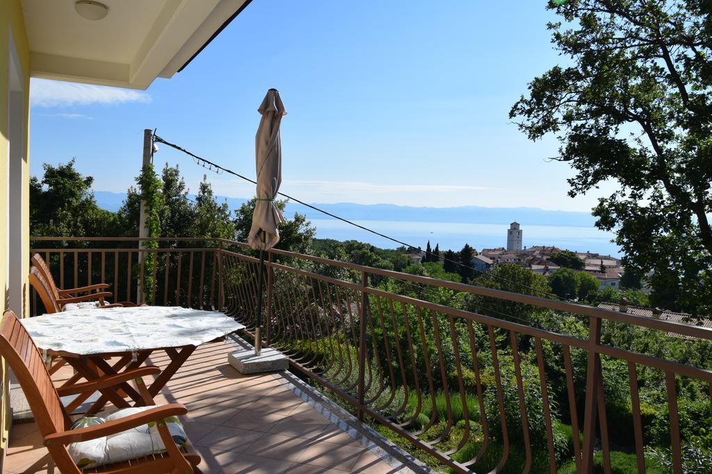Apartments Sandra Brseč Εξωτερικό φωτογραφία