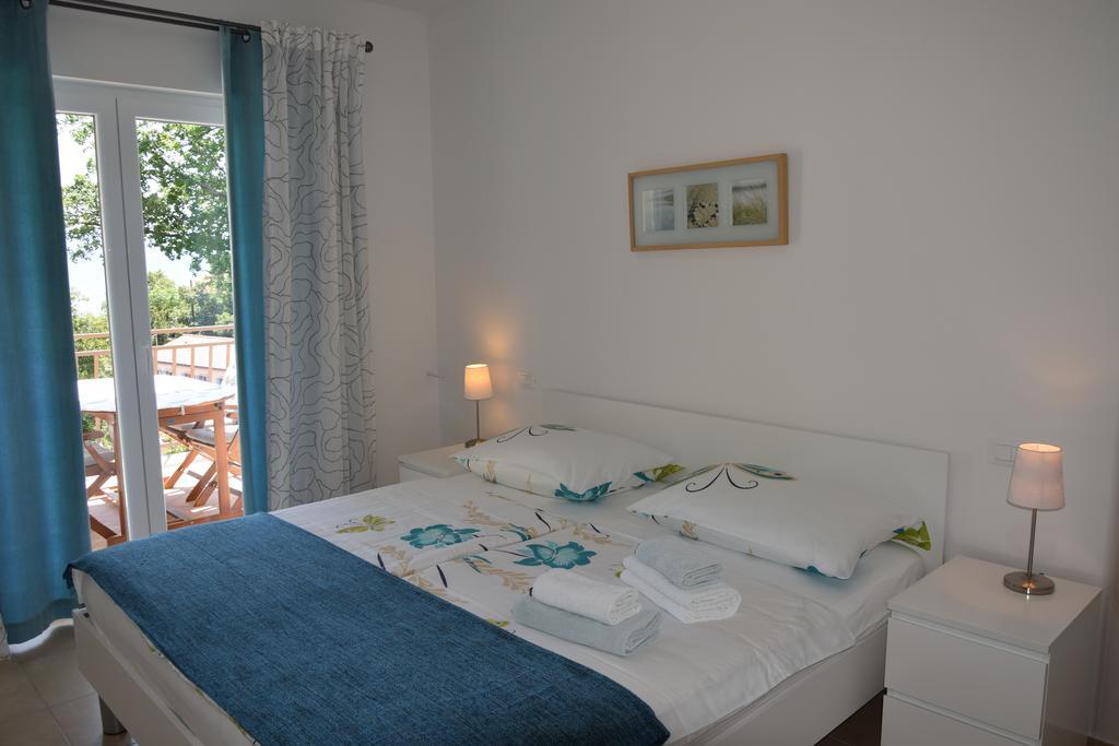 Apartments Sandra Brseč Εξωτερικό φωτογραφία